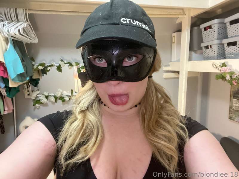 As a former crumbl employee I had basically trained myself t.. 1