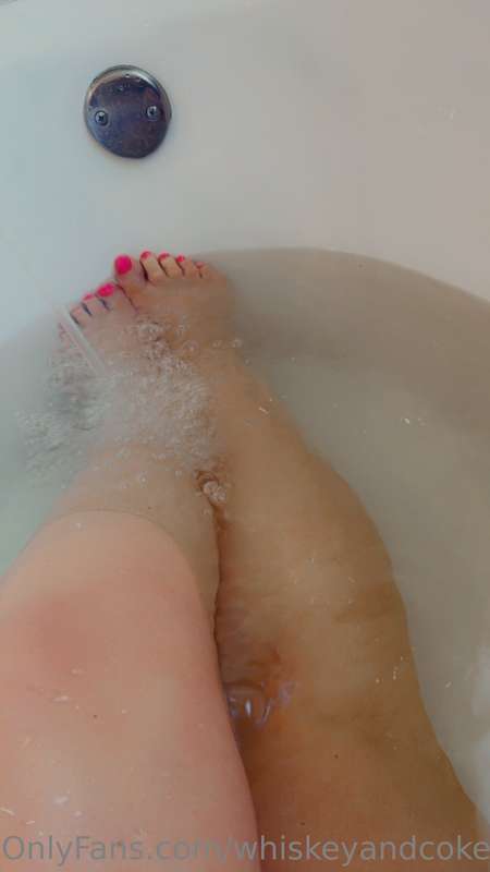 💋I am in desperate need of a pedi 🙈