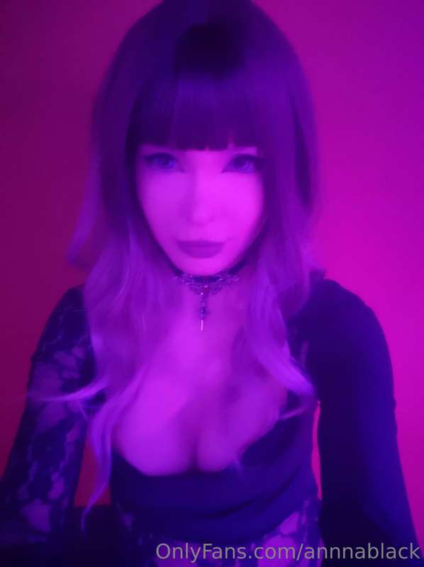 Wanna see what's underneath 😉😈