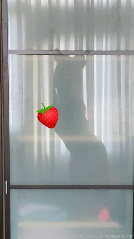 Strawbussycat - Fansly - 02 May, 2023 1