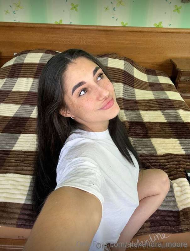 Free subscription 0$ 💚@bellacakexx she is looking for a big .. 1