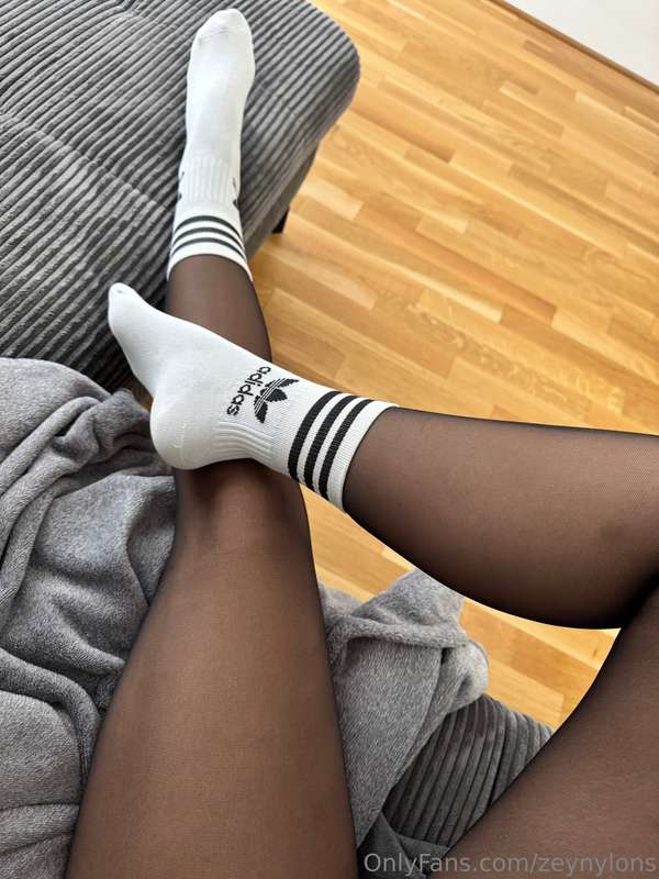 Socks over pantyhose ?  2