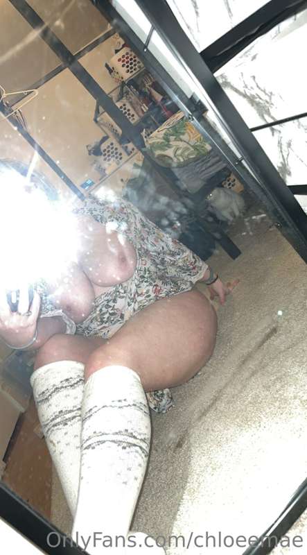 Dirty mirror pic 🥰😂