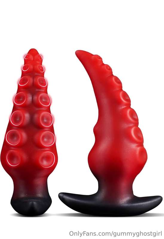 Hey my beautiful lil pervs! So iv been thinking about doing .. 7