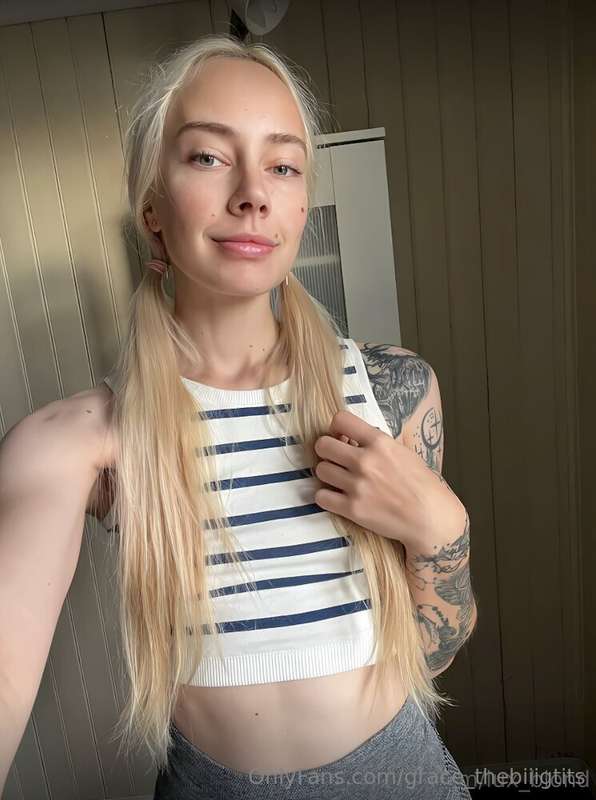 😍😍 Hot blonde @lux_blond 💥 is bored right now, 😒 if you mana..