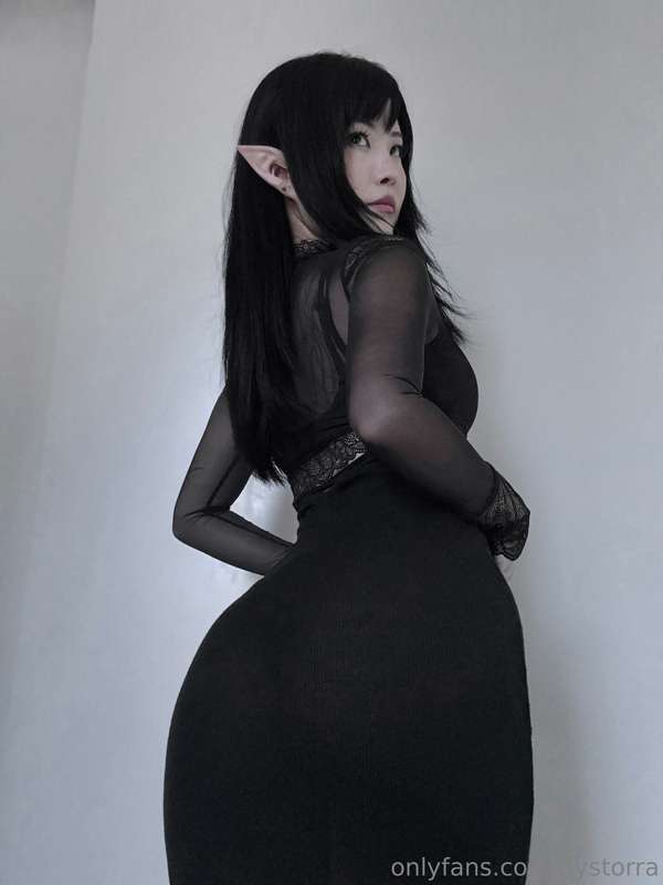 I think this dress is see through can you check for me? 1