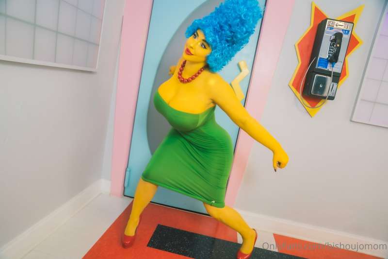 Marge Simpson has always been a baddie😉💙 3