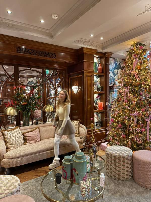Merry Christmas everyone🤍 I wish you a day filled with love,..