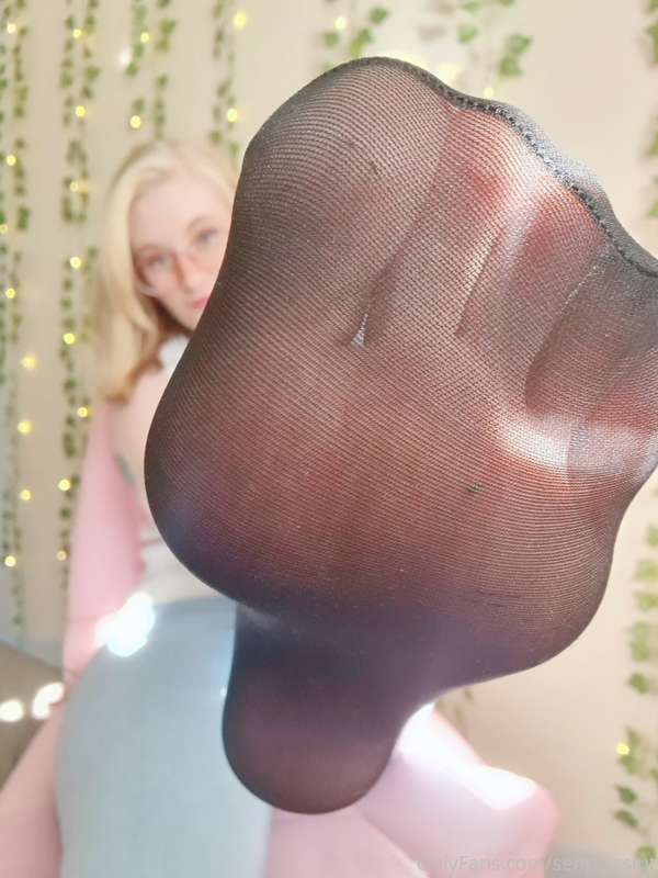 Nylons and jeans has to be one of my new favourite combos 😍