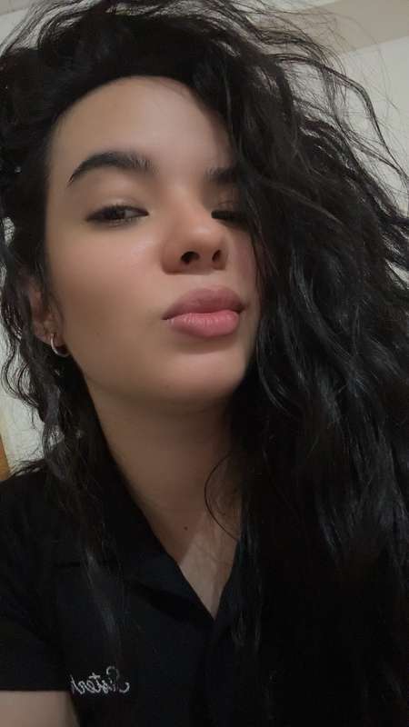 Good morning guys! Who is there? dm?😏