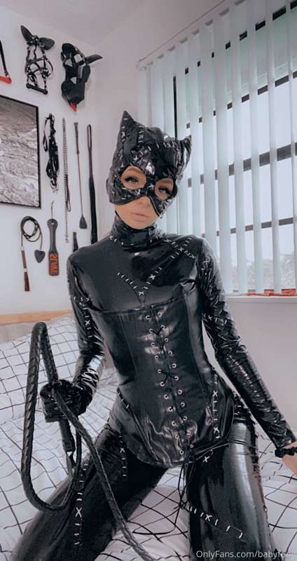 Catwoman (latex) pt. 2 🐱💗 Im definitely bringing this set ba.. 14
