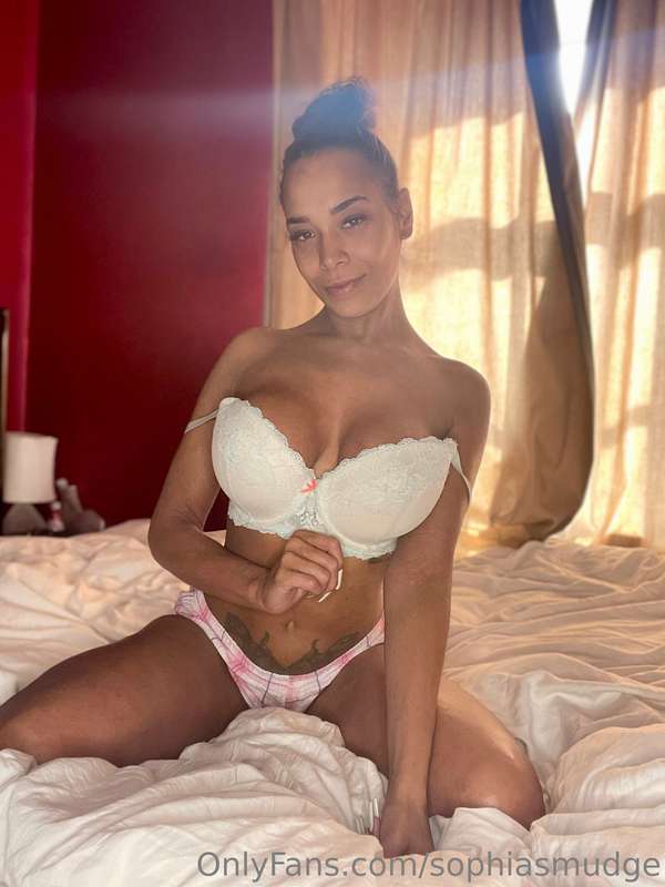 Could you picture me as your girlfriend? 😝🤭 2