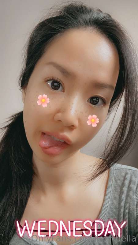 Freckles cute? 👍👎