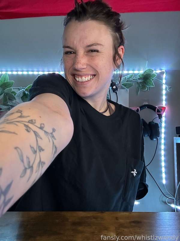 Vibingwithval - Fansly - 25 Feb, 2025
