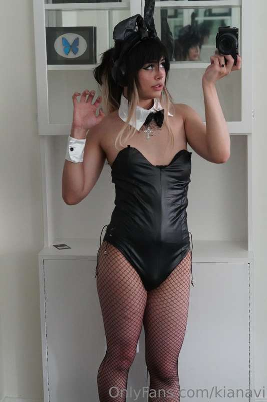 Hiiiiiiii!!!
New bunny outfit came in the mail!!
I need some.. 15