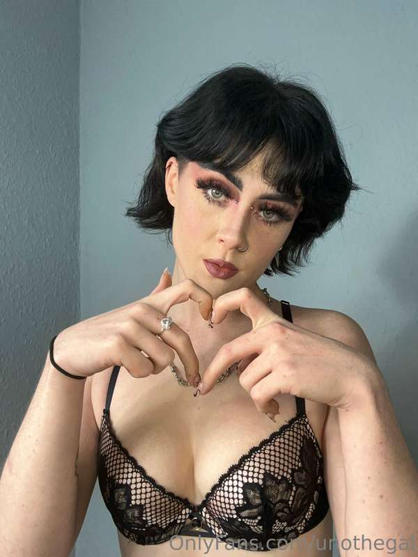 How was your valentines sexy xx  😘 don’t forget to like my i..