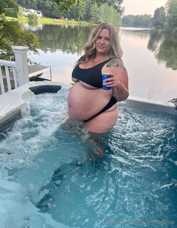 Join me for a beer, the water and view are perfect 😈😋 2