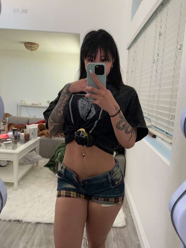 HALLLPPPP! I can never find jean shorts that fit 😩🫠