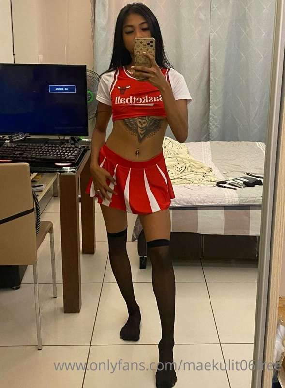 I want to be your cheerleader ❤ in a school girl uniform