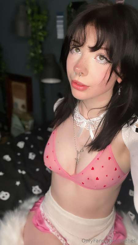 maid 4 u 🩷✨ 24