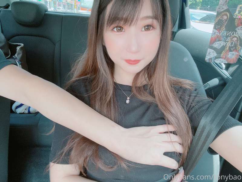 哎呀 被襲胸惹😳😳😳