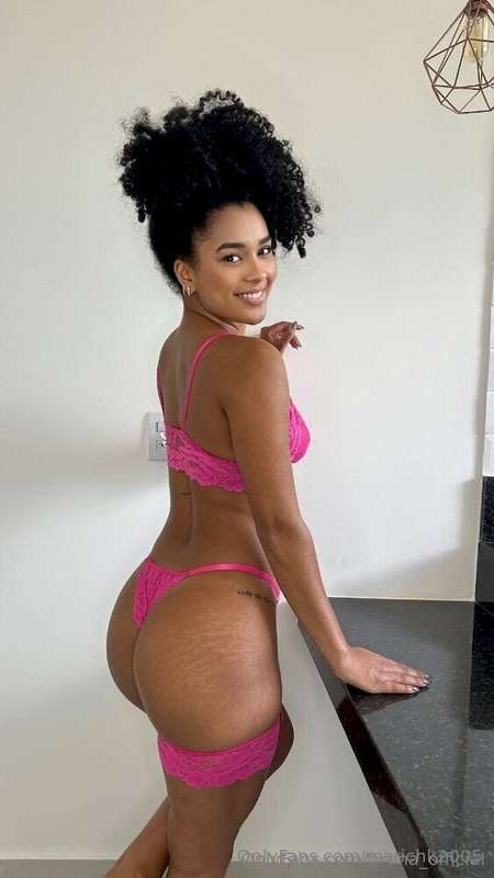 🍫 I @bruna_official am a chocolate dream ready to melt your ..