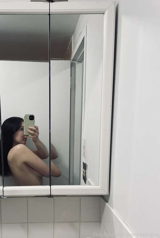 Yes. I love this mirror. I also love my loyal subs who send ..