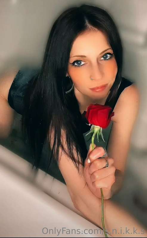 🌹💋 and how is your night going ? 6