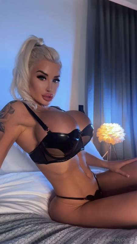 Let’s play 😏 Tip any amount for a private, dirty convo 💦 You..