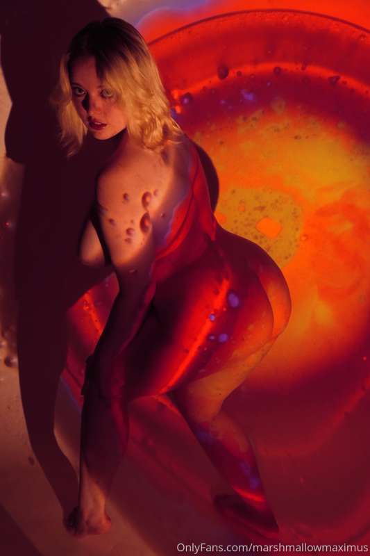 Psychedelic set Part 1/2 🤪✨ more erotic photos in your DMs~ 19