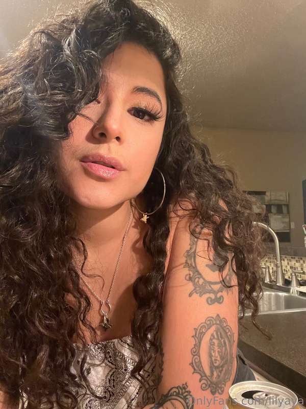 How much would y’all pay to see me get
f💜ucked? 😈