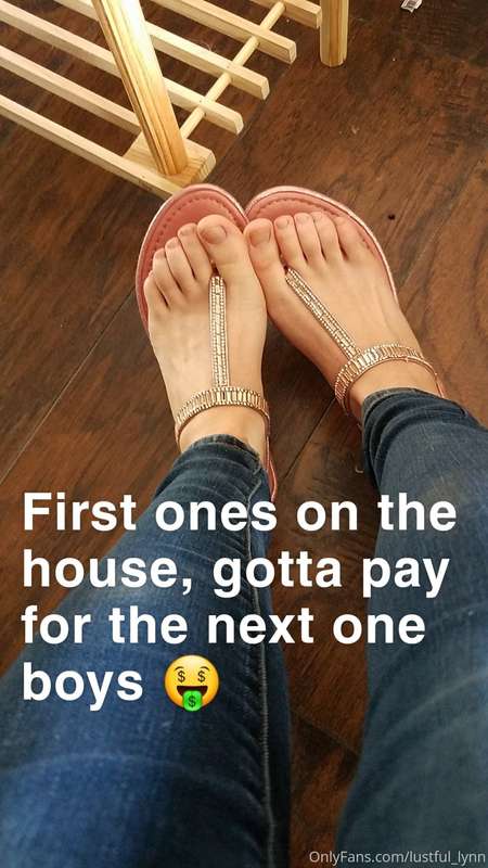 DM me for customs, cause I've got some cute feet and wanna s..