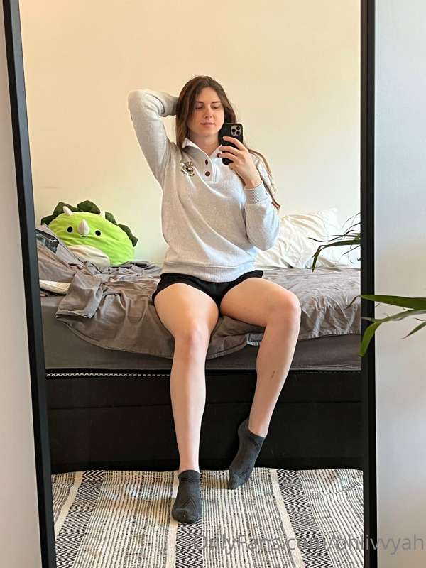 am I giving preppy girl next door vibes?😉 1