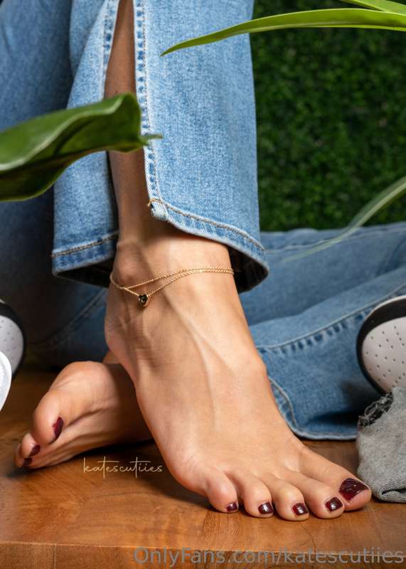 Some 4k close ups of my perfect feet🤤 8