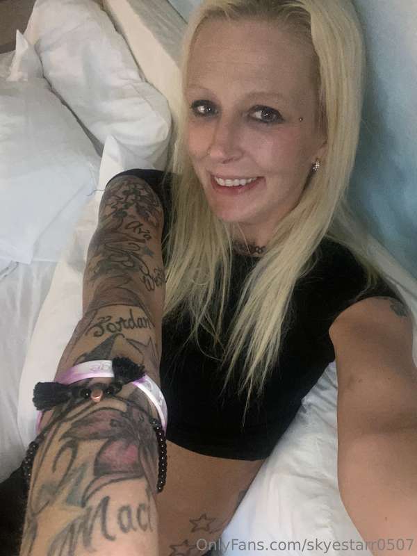 I’m ME laid back fun sexy and chill. Everyone who’s met me k.. 25