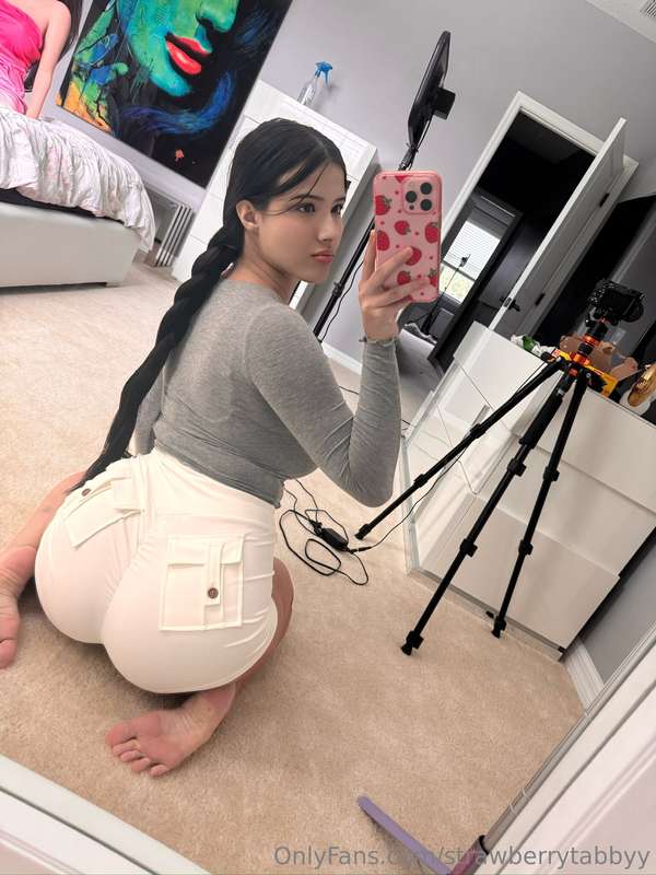 are you going to mind if i sit on your face? 🤭