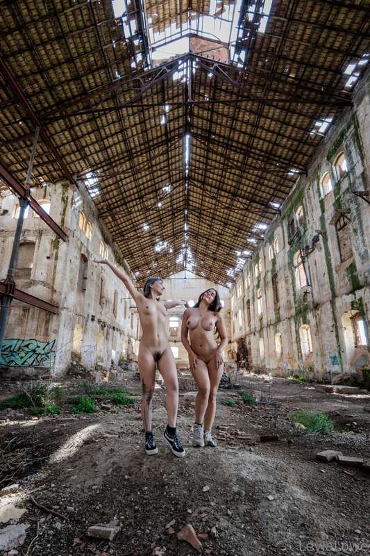 Who else loves exploring abandoned places? I find them so fa.. 3