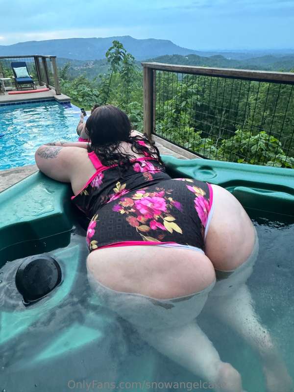 Should I go skinny dipping? 😋  2