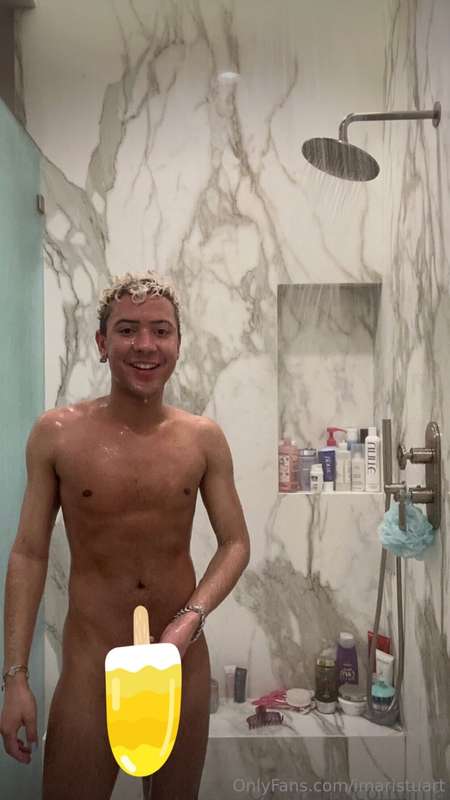 Ive never been so happy to show you my dick🙈 also spreaking ..