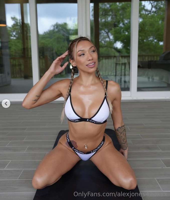 Internet sensation Victoria Lit makes my cock look HUGE from..
