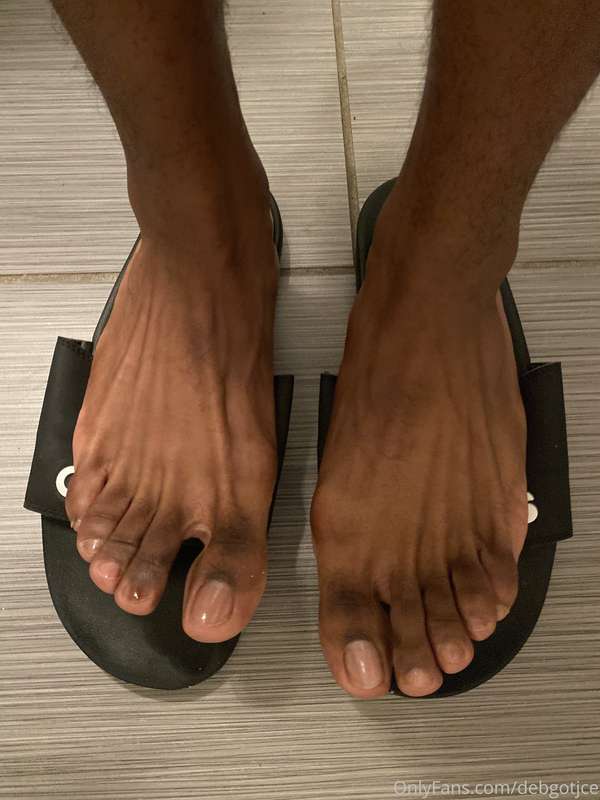Fresh pedicure🦶🏾 Do I have any foot lovers👀??