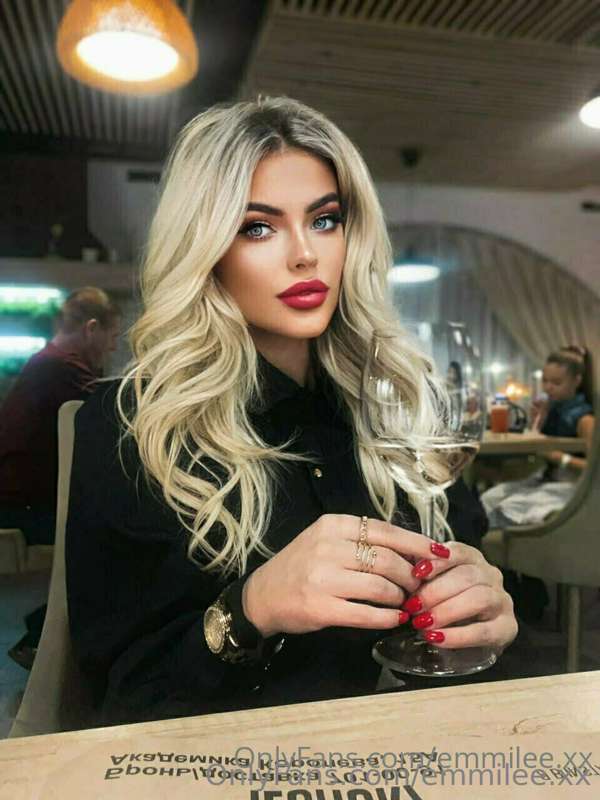 Let's start from a romantic dinner...how would you love to e..