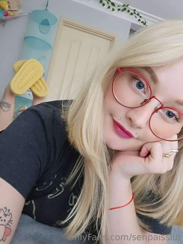 Swipe to watch me slowly slip them off 🙈➡️
