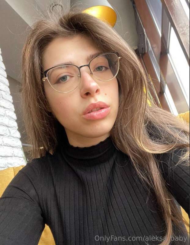 Your home girl 🎀 @maria_curie 🎀 she is waiting for you for a..