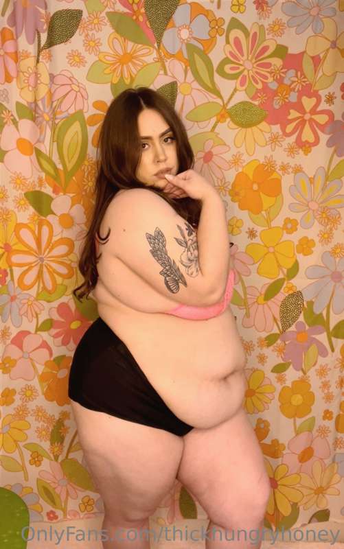 I decided to dress up as myself this year 🤪🔥🐷💋

I LOVE being.. 14