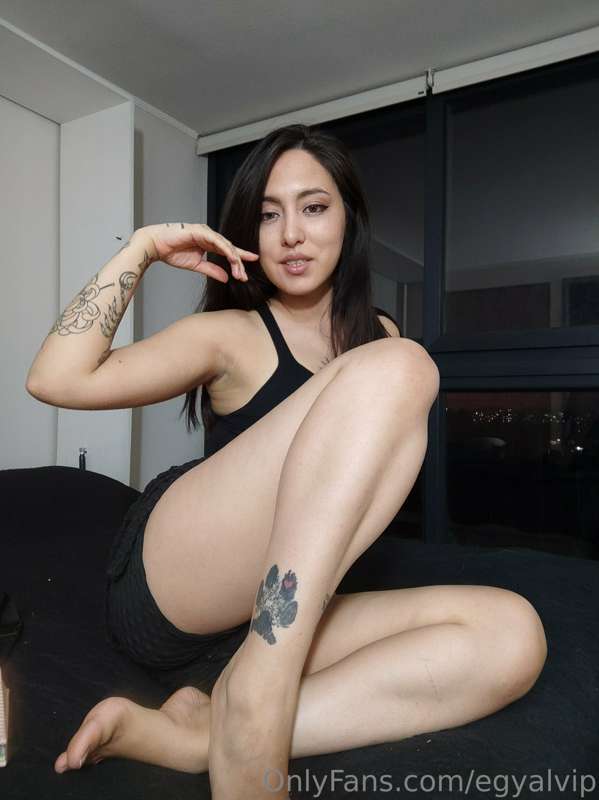 New set with a MEGA SURPRISE IN THE 3RD PIC+ ONE HOTTEST VID.. 4