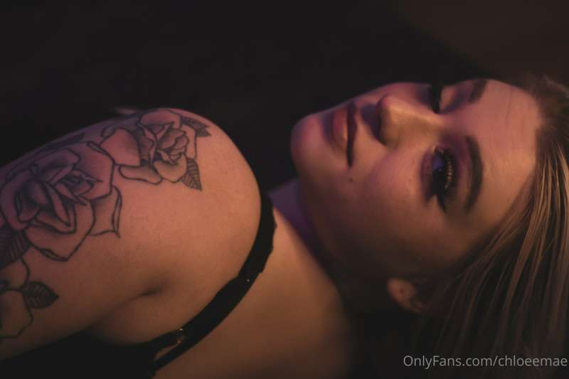 Happy Valentine’s Day Everyone! Here’s the final boudoir set.. 32