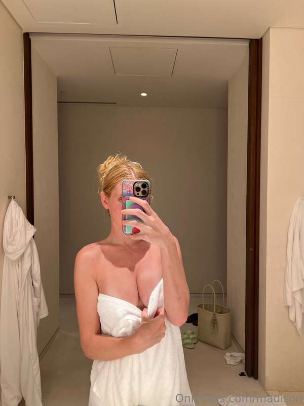 swipe 👉🏻 to take my towel off 🚿