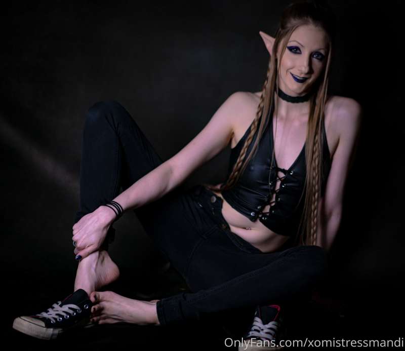 I want you to come over and worship these pretty little elf .. 4
