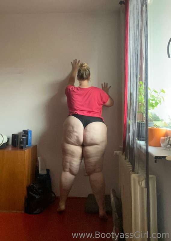 ❤️💦I like my big ass ❤️ Do you like my ass too? Like for mor.. 1